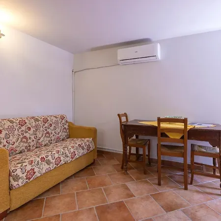 Casa Ulmi Con Piscina 4* 우기아노 라 치에사