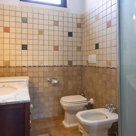 Casa Ulmi Con Piscina Bed and breakfast