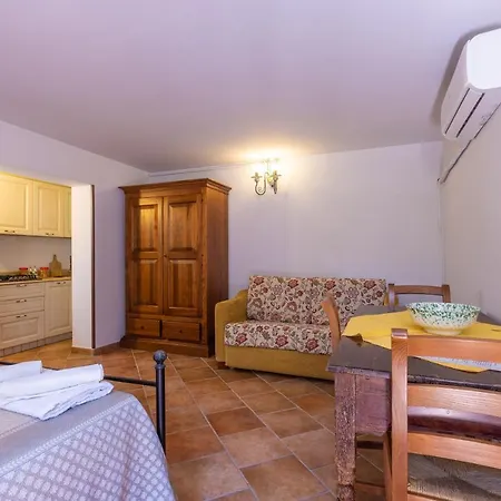Casa Ulmi Con Piscina B&B