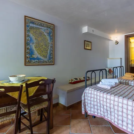 Casa Ulmi Con Piscina Bed and breakfast 4*