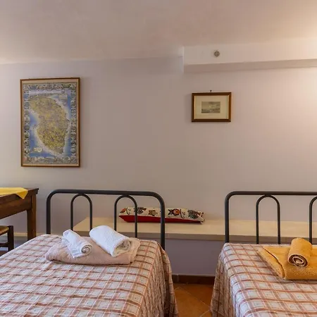 B&B Casa Ulmi Con Piscina 우기아노 라 치에사