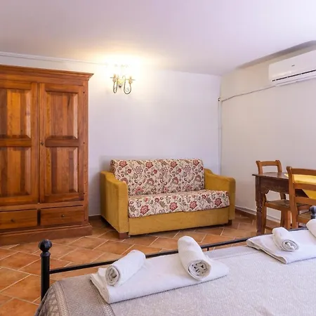Casa Ulmi Con Piscina 우기아노 라 치에사