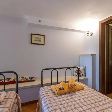Casa Ulmi Con Piscina B&B 우기아노 라 치에사