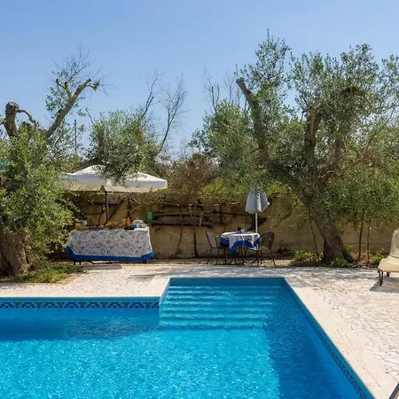 Casa Ulmi Con Piscina B&B 4*