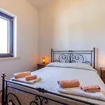 Casa Ulmi Con Piscina Bed & Breakfast