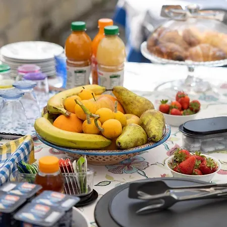 Casa Ulmi Con Piscina Bed & Breakfast