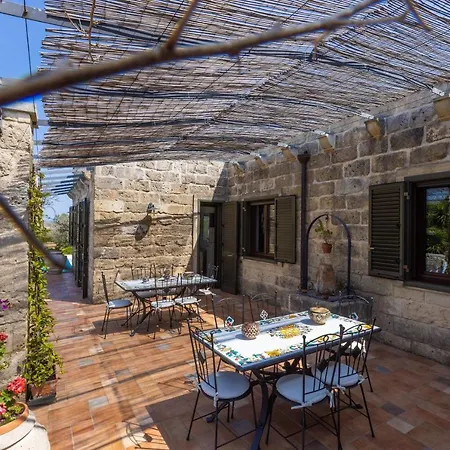 Casa Ulmi Con Piscina B&B 4*