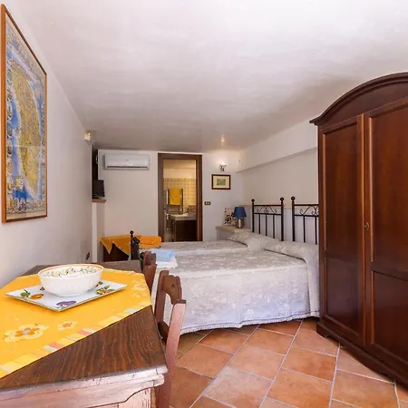 Casa Ulmi Con Piscina 우기아노 라 치에사