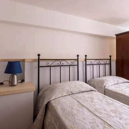 Casa Ulmi Con Piscina