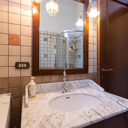 Casa Ulmi Con Piscina B&B 우기아노 라 치에사