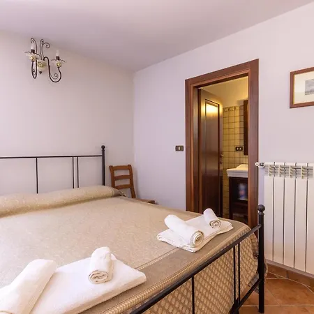 Casa Ulmi Con Piscina Bed & Breakfast 4*