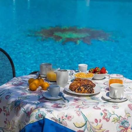 Casa Ulmi Con Piscina