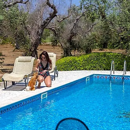 Casa Ulmi Con Piscina Bed & Breakfast 4*