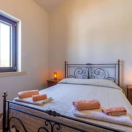 Casa Ulmi Con Piscina Bed & Breakfast 4*