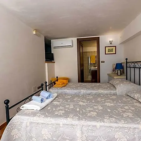 Casa Ulmi Con Piscina Bed & Breakfast
