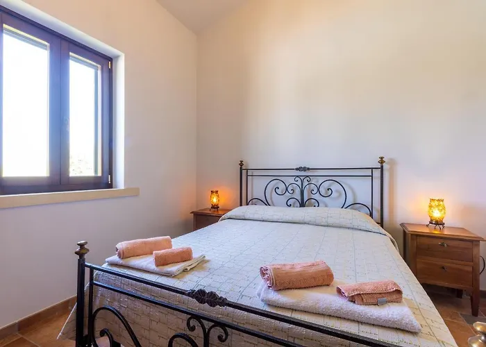 Casa Ulmi Con Piscina Bed & Breakfast