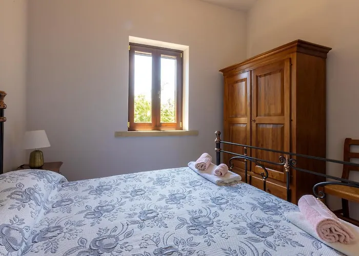 Casa Ulmi Con Piscina